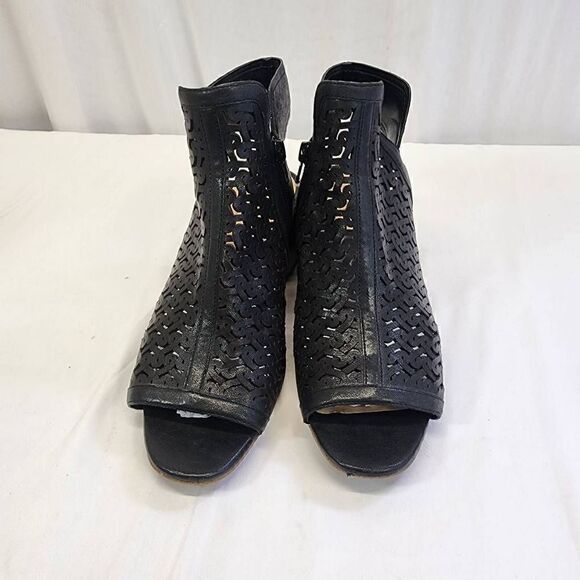 VINCE CAMUTO Womens Black  Sternat Peep Toe Block Heel Leather Shootie size 8.5 - Picture 3 of 10